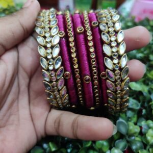 কুন্দনের হ্যান্ডমেড চূড়ি