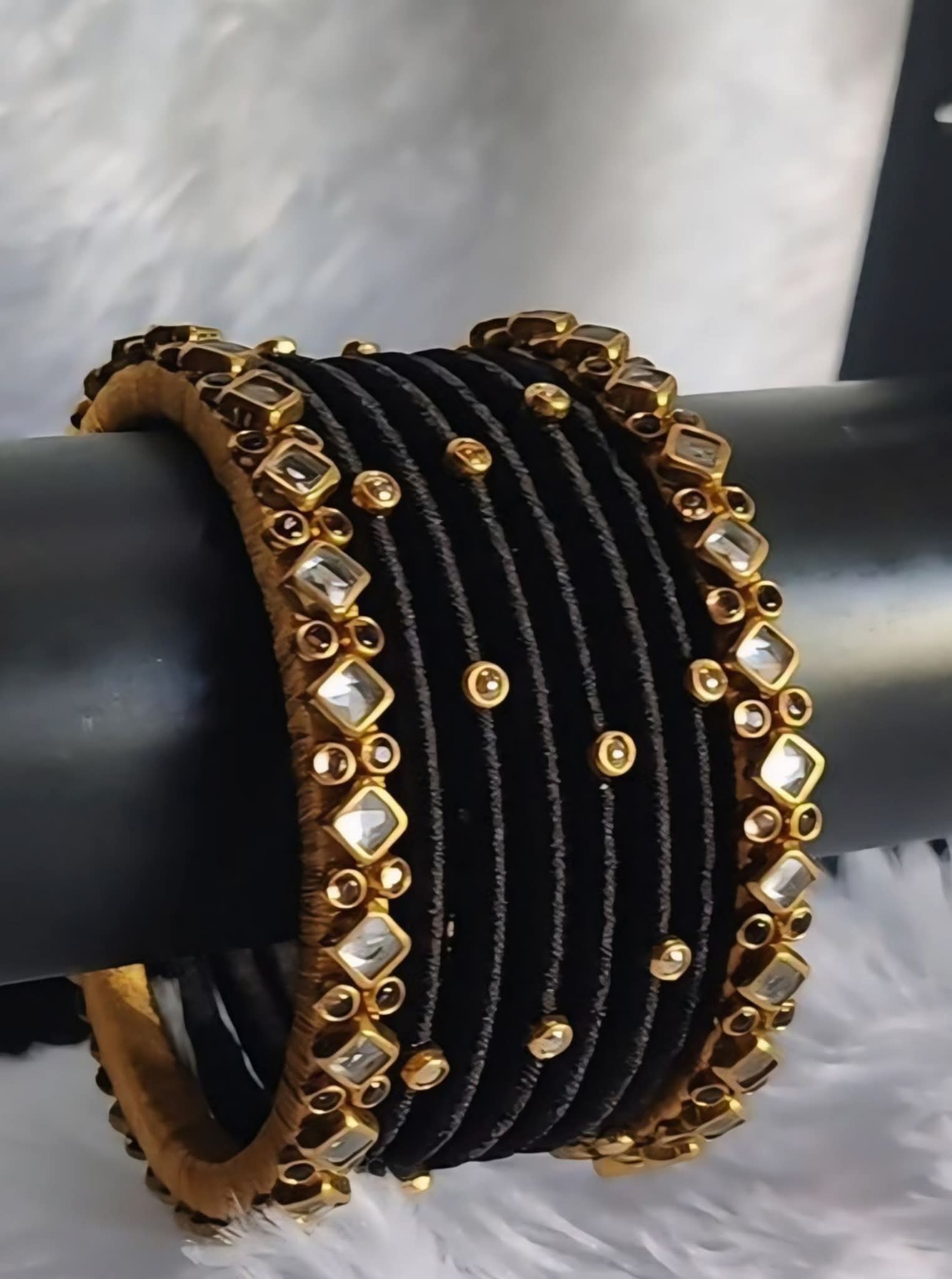 কুন্দনের হ্যান্ডমেড চূড়ি কুন্দনের হ্যান্ডমেড চূড়ি