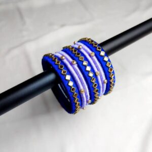 কুন্দনের হ্যান্ডমেড চূড়ি