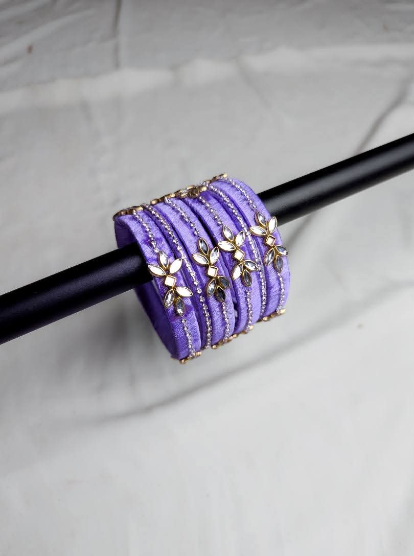 কুন্দনের হ্যান্ডমেড চূড়ি কুন্দনের হ্যান্ডমেড চূড়ি