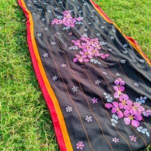 ক্যানভাসে পিঙ্ক পুষ্পলতা শাল