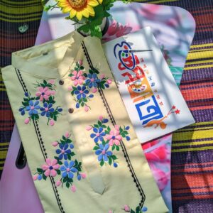 ক্রিম ক্যানভাসে বসন্ত ফুল হ্যান্ড পেইন্ট পাঞ্জাবি